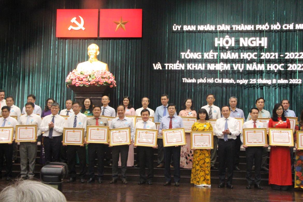 Trả lời câu hỏi "vì sao tôi xứng đáng" khi xét chọn nhà giáo nhân dân, nhà giáo ưu tú