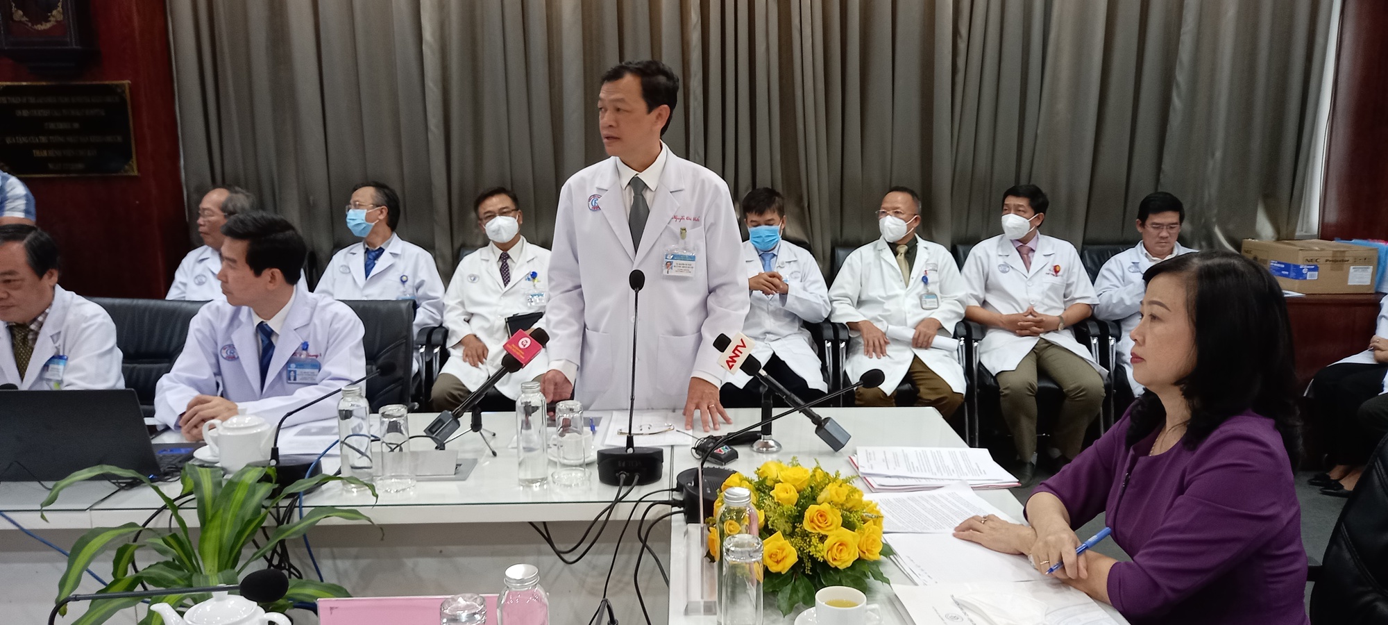 Quyền Bộ trưởng Bộ Y tế gỡ khó cho Bệnh viện Chợ Rẫy