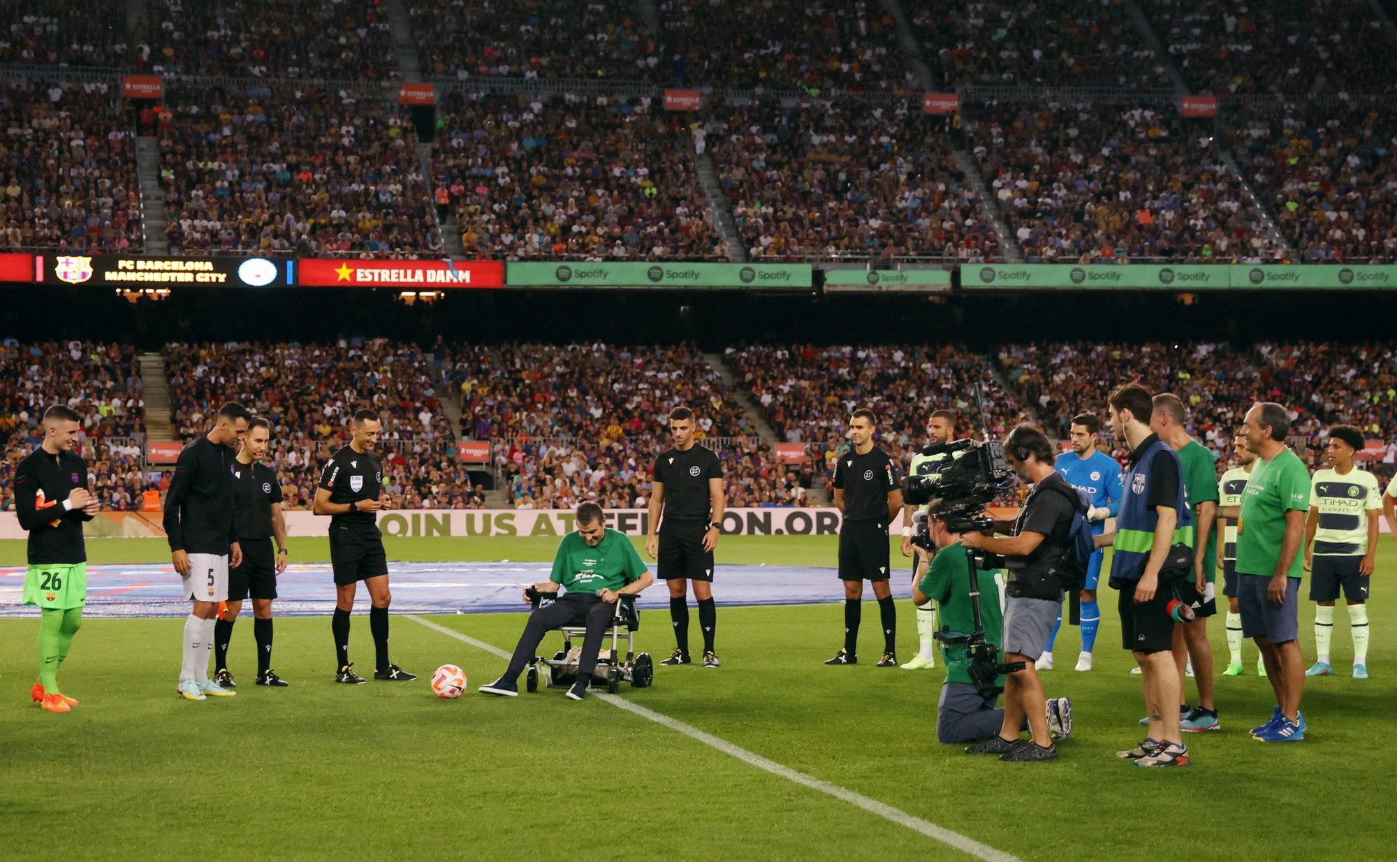Giao hữu thiện nguyện, Man City h&ograve;a nghẹt thở Barcelona 3-3 ở Nou Camp - Ảnh 2.