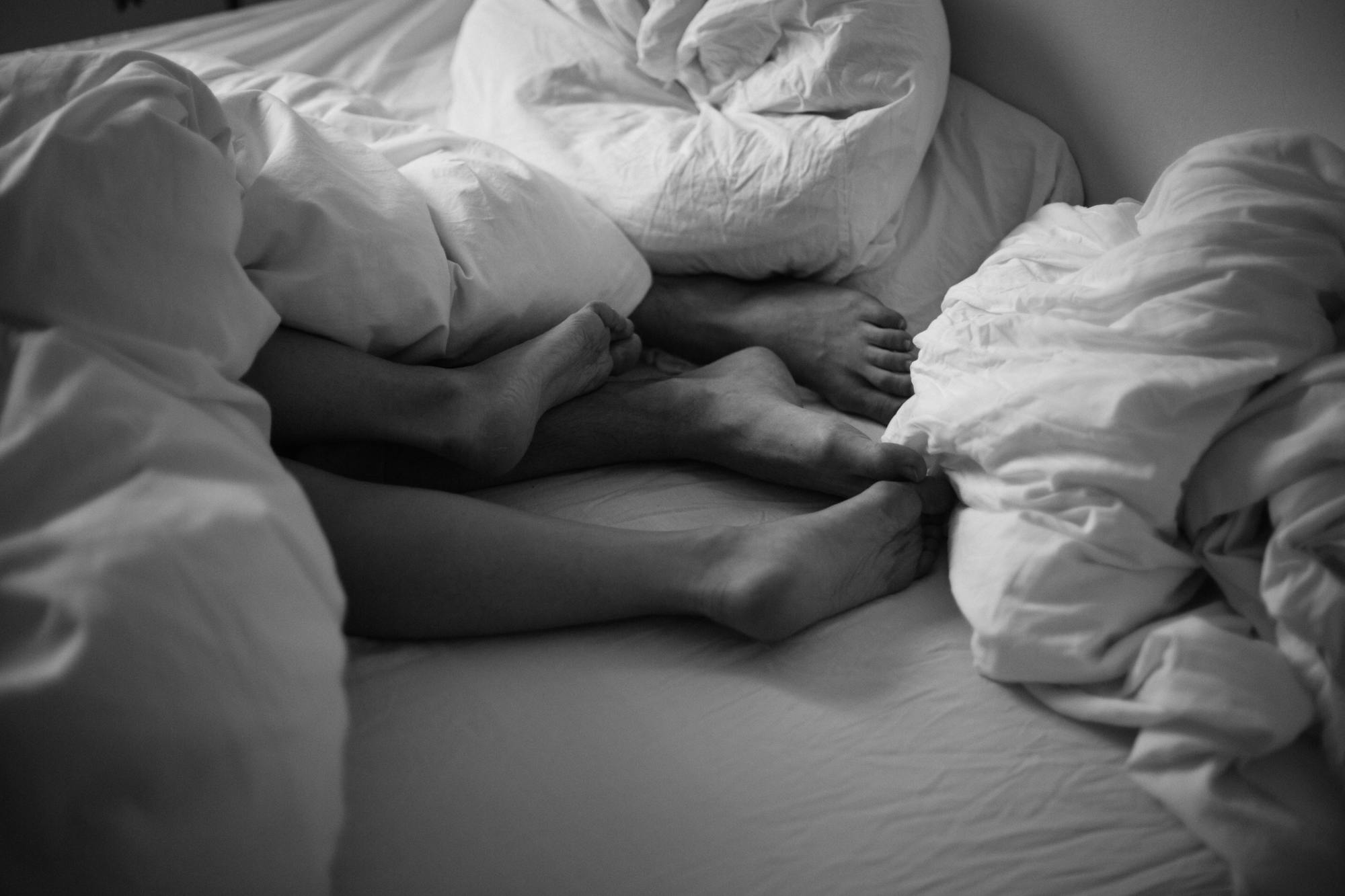 Sau "tình một đêm", anh chàng dương tính cùng lúc HIV, Covid-19, đậu mùa khỉ