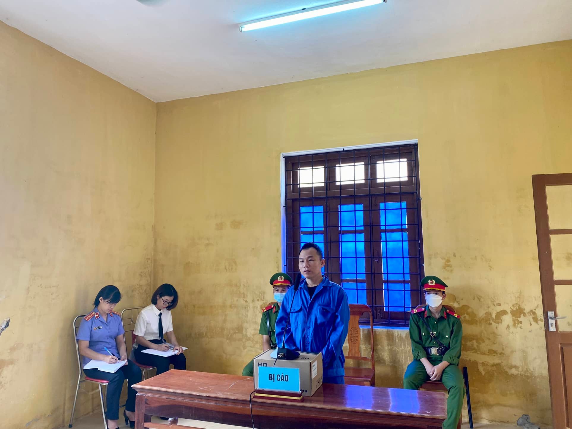 Xét xử 2 kẻ nửa đêm đục tường phòng giam bỏ trốn - Ảnh 1.