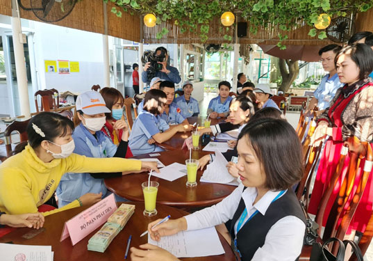 Hà Nội: Không để tín dụng đen tiếp cận công nhân