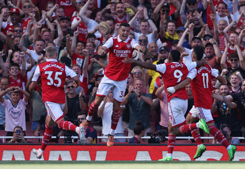 Arsenal quyết độc chiếm ngôi đầu