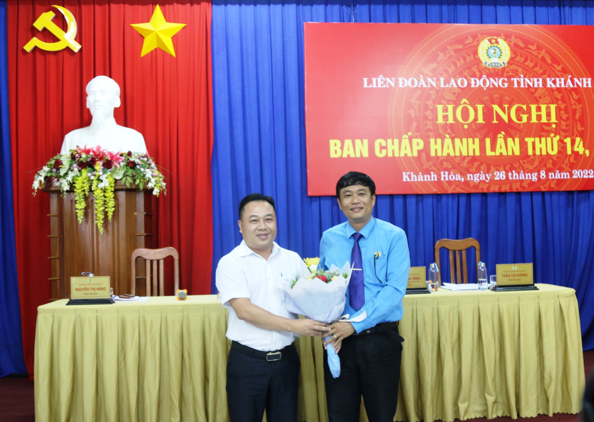 Li&ecirc;n đo&agrave;n Lao động Kh&aacute;nh H&ograve;a bầu bổ sung ph&oacute; chủ tịch - Ảnh 1.