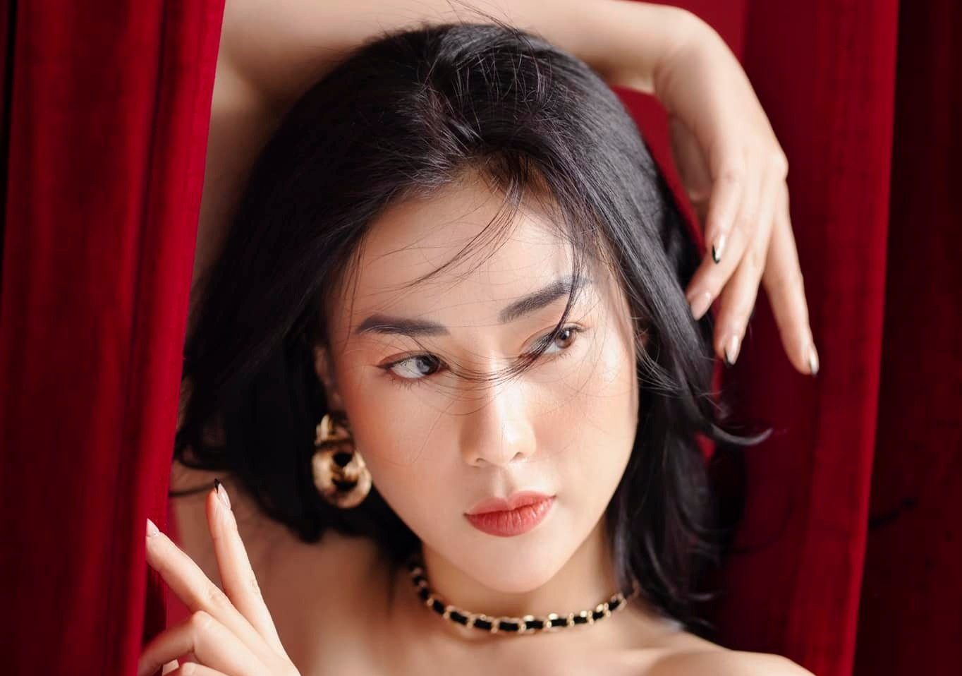 Diễn viên Phương Oanh thừa nhận hẹn hò shark Bình