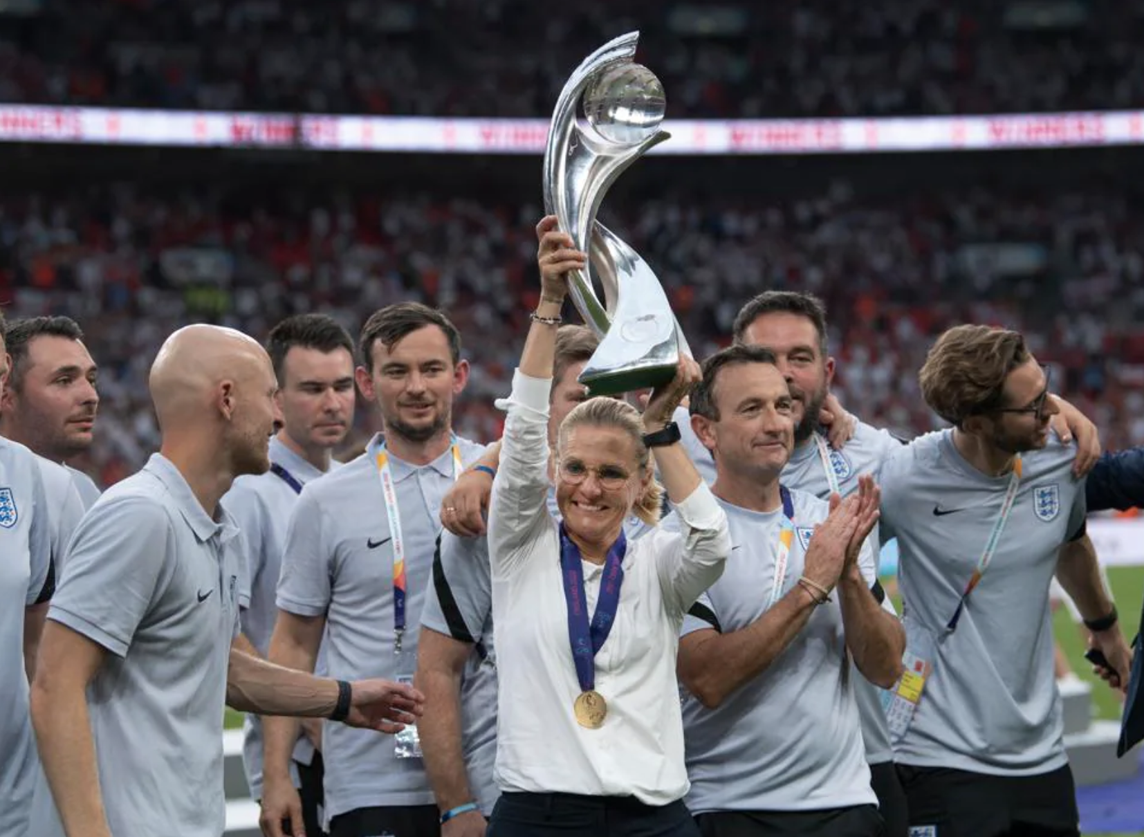 Karim Benzema: Cầu thủ hay nhất châu Âu mùa giải 2021-2022 - Ảnh 8.