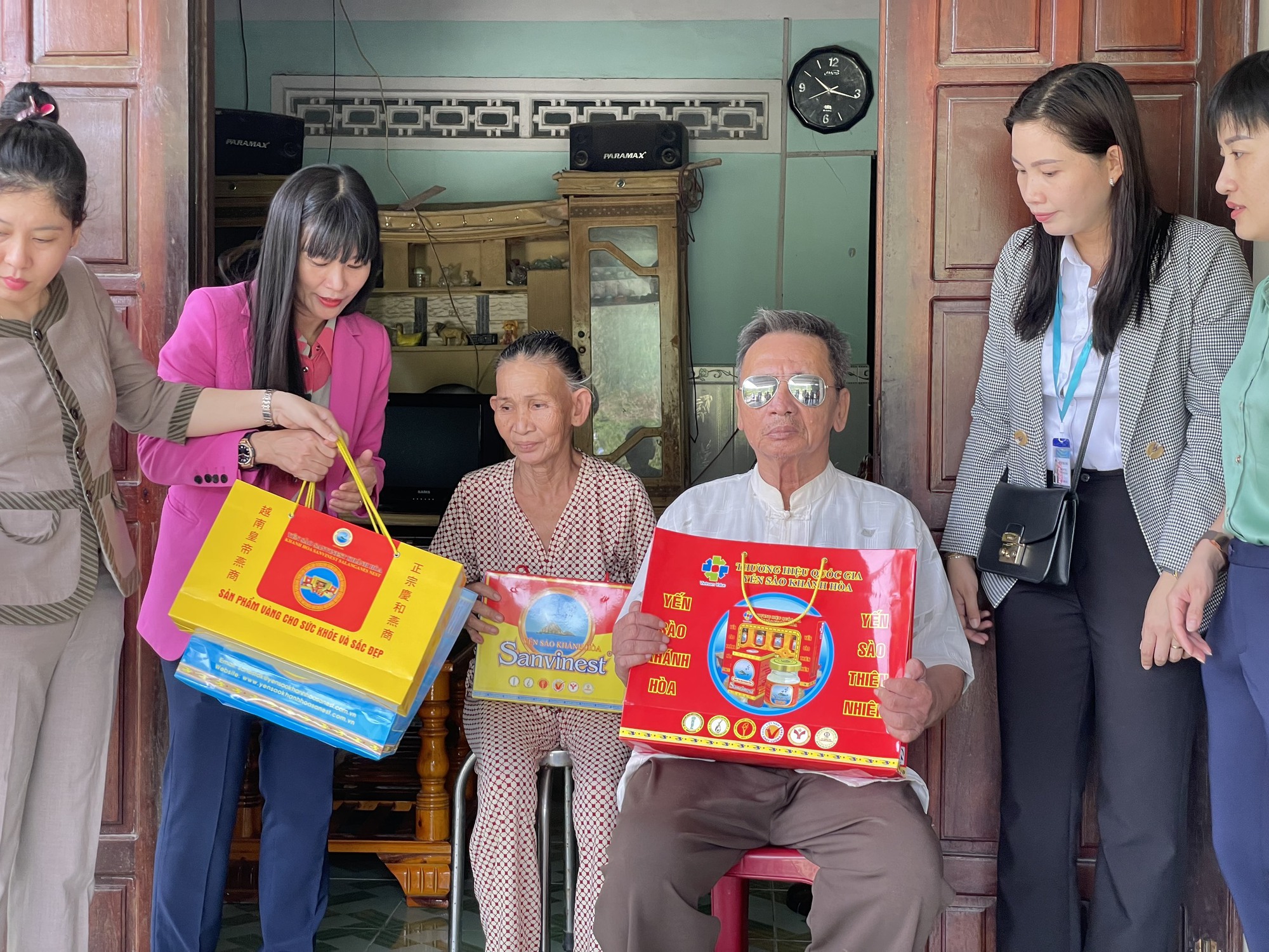 Yến s&agrave;o Kh&aacute;nh H&ograve;a đồng h&agrave;nh c&ugrave;ng người ngh&egrave;o, trẻ em vượt kh&oacute; học giỏi - Ảnh 3.