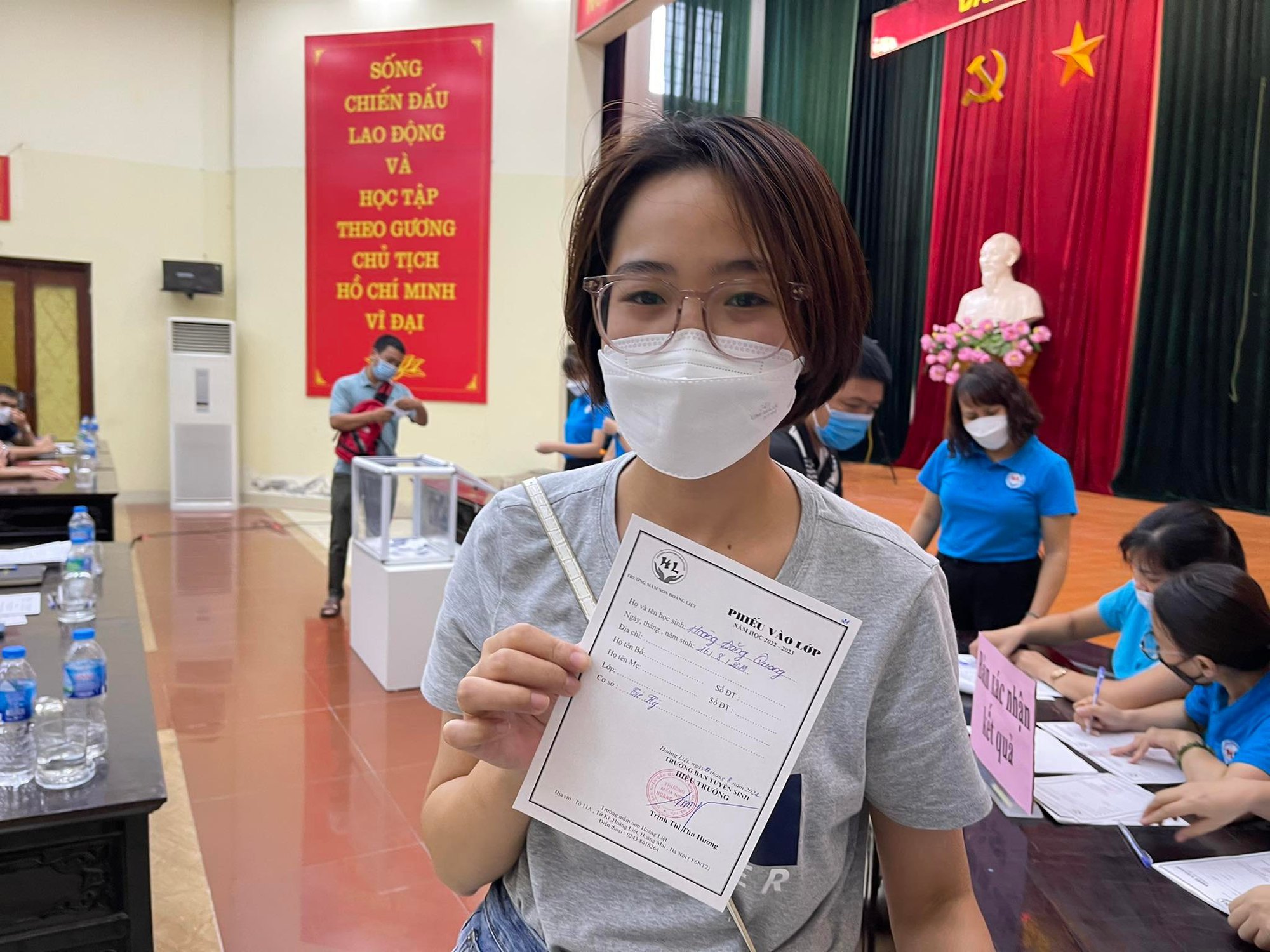 Phụ huynh mất ăn, mất ngủ bốc thăm cho con được học trường mầm non công - Ảnh 5.
