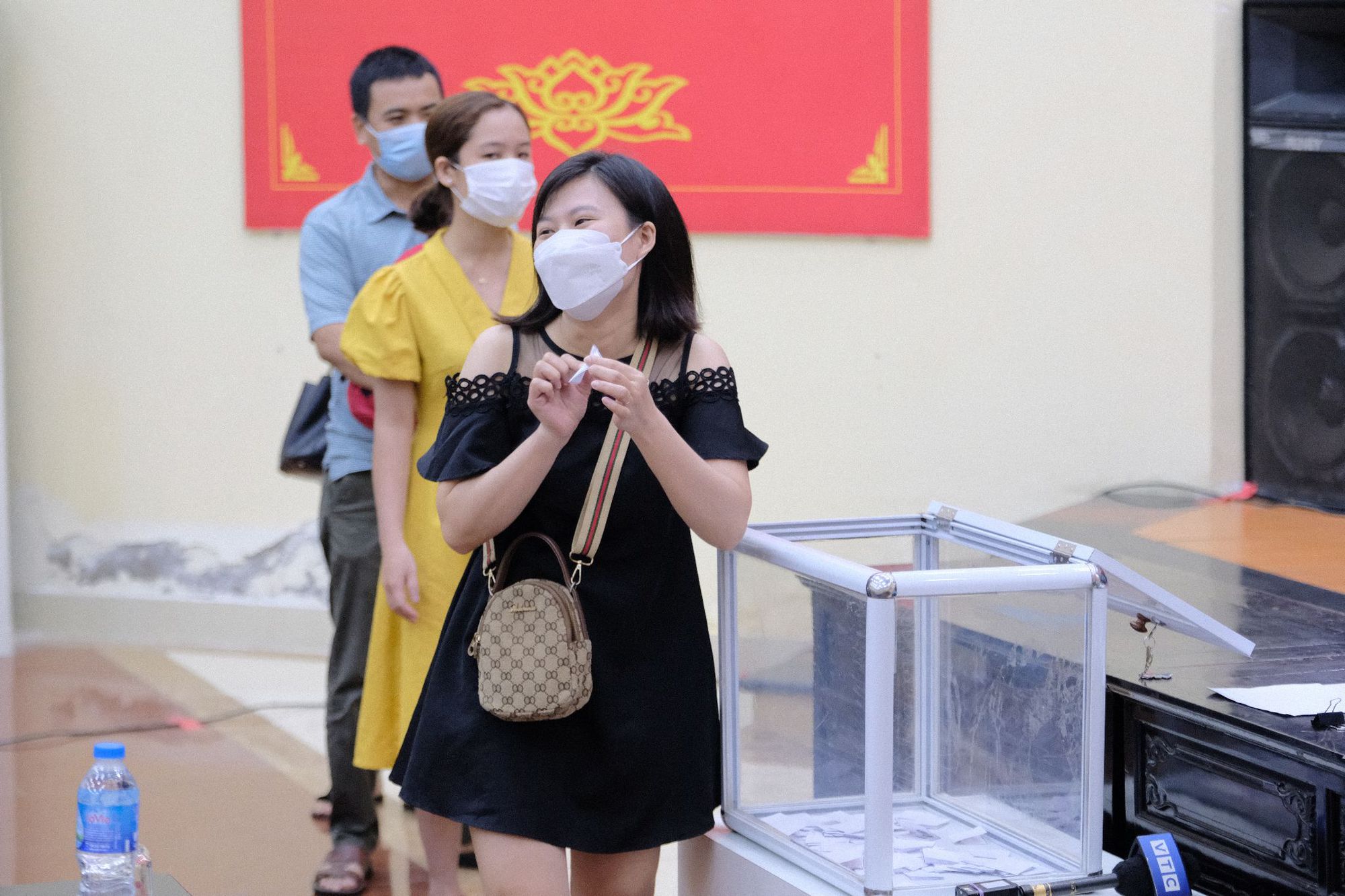 Phụ huynh mất ăn, mất ngủ bốc thăm cho con được học trường mầm non công - Ảnh 4.