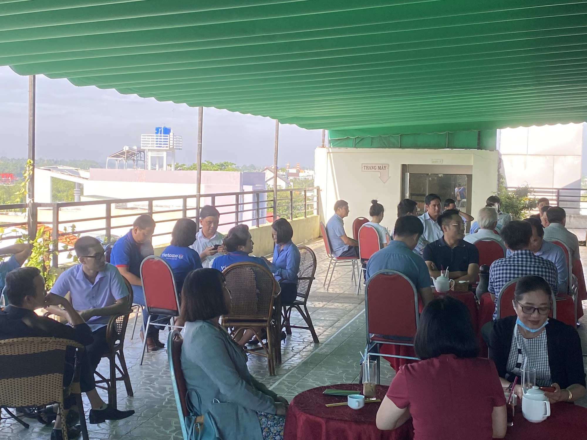 Nhiều công ty nêu bức xúc tại "cà phê doanh nghiệp" ở Bến Tre