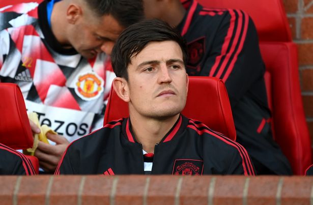 HLV của Man United &ldquo;vừa đấm, vừa xoa&rdquo; Harry Maguire - Ảnh 1.