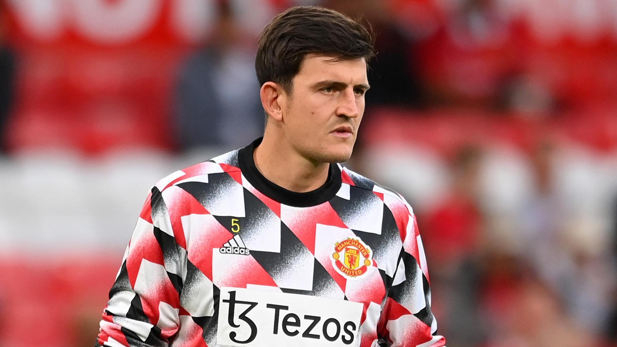 HLV của Man United “vừa đấm, vừa xoa” Harry Maguire