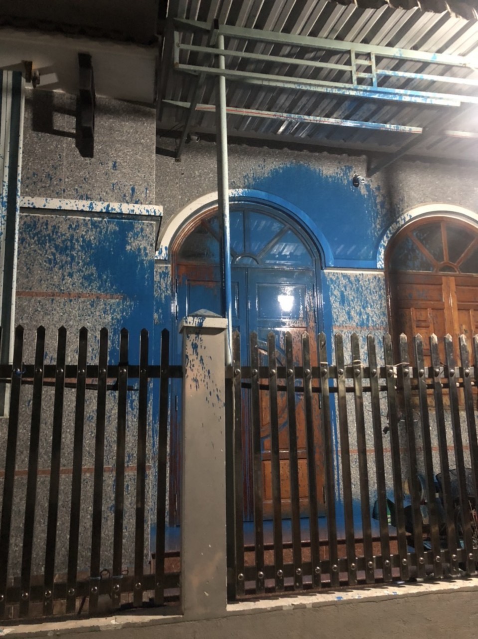 Vụ liên tục “khủng bố” nhà dân bằng mắm thối, sơn, gạch đá: Có dấu hiệu tội phạm