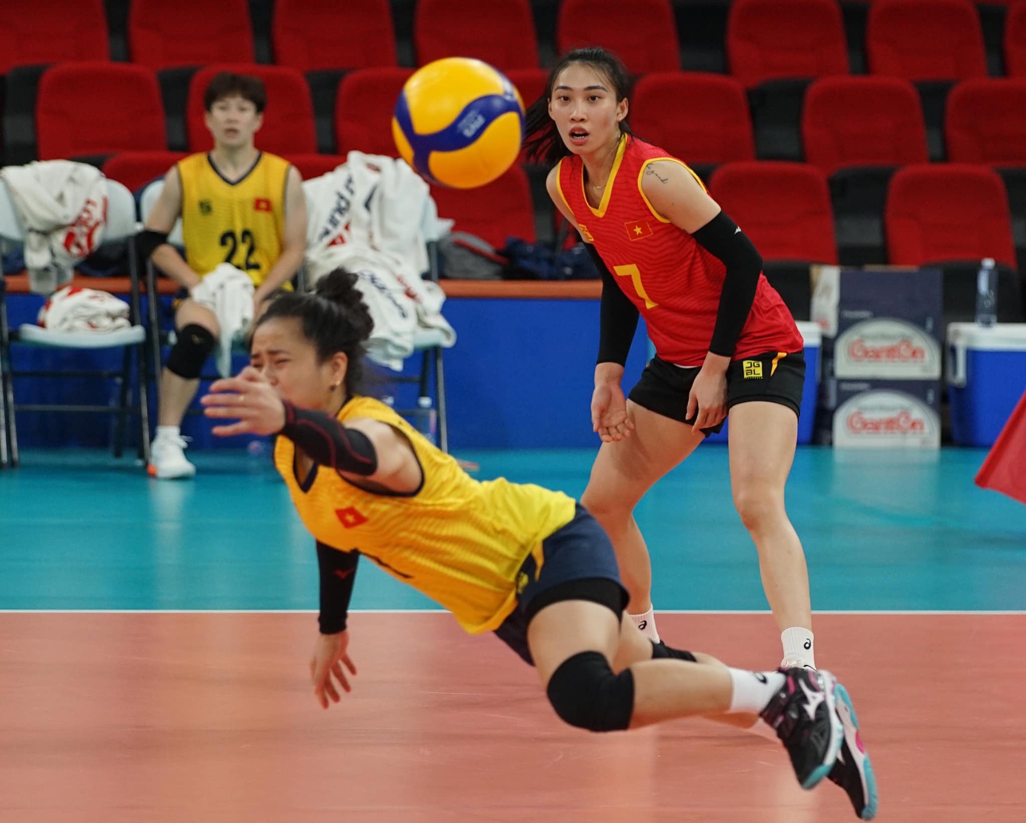 Hạ Đ&agrave;i Bắc Trung Hoa, tuyển Việt Nam v&agrave;o b&aacute;n kết b&oacute;ng chuyền nữ ch&acirc;u &Aacute; - Ảnh 3.