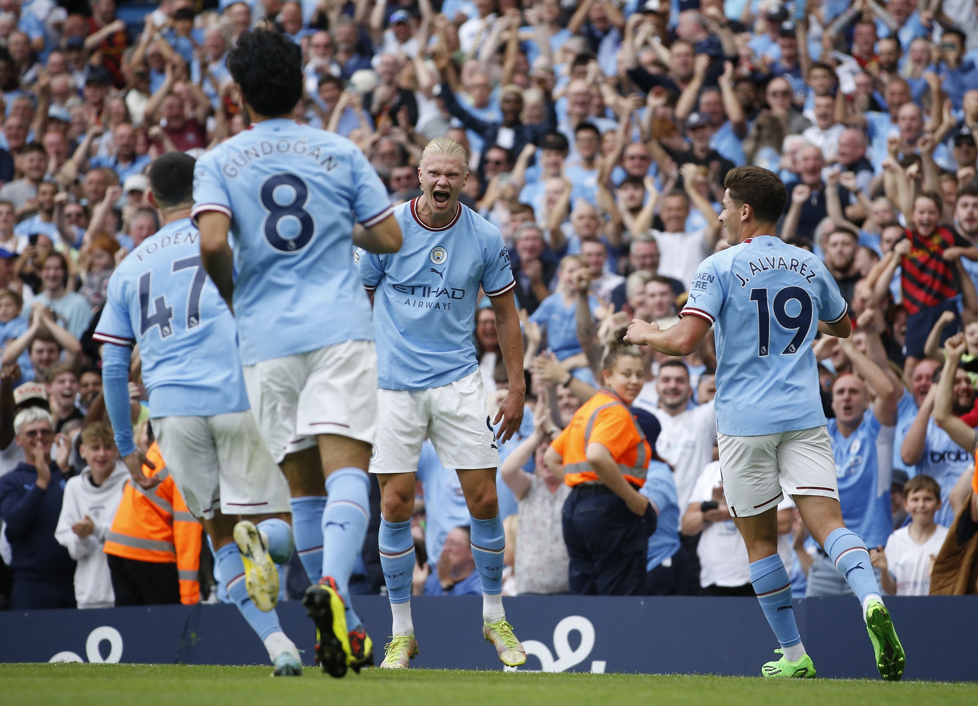 Pep Guardiola: Người l&agrave;m thay đổi b&oacute;ng đ&aacute; Anh  - Ảnh 12.