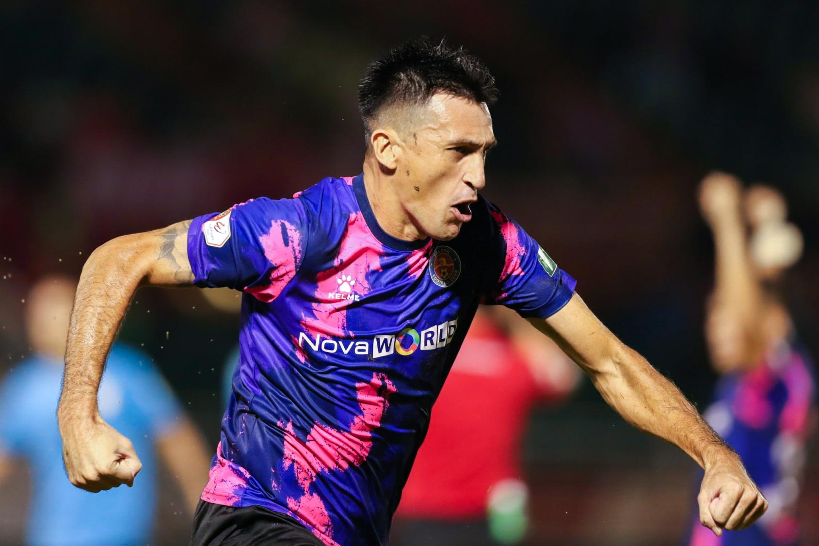 Đỗ Merlo bật khóc sau khi lấy công chuộc tội giúp Sài Gòn FC chiến thắng - Ảnh 6.
