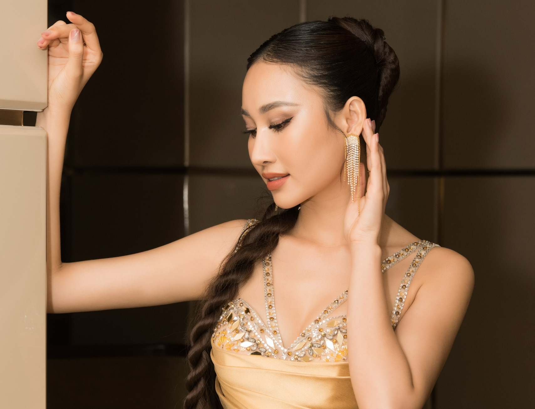 Vẻ đẹp của Hoa hậu Đoàn Hồng Trang tại sự kiện họp báo