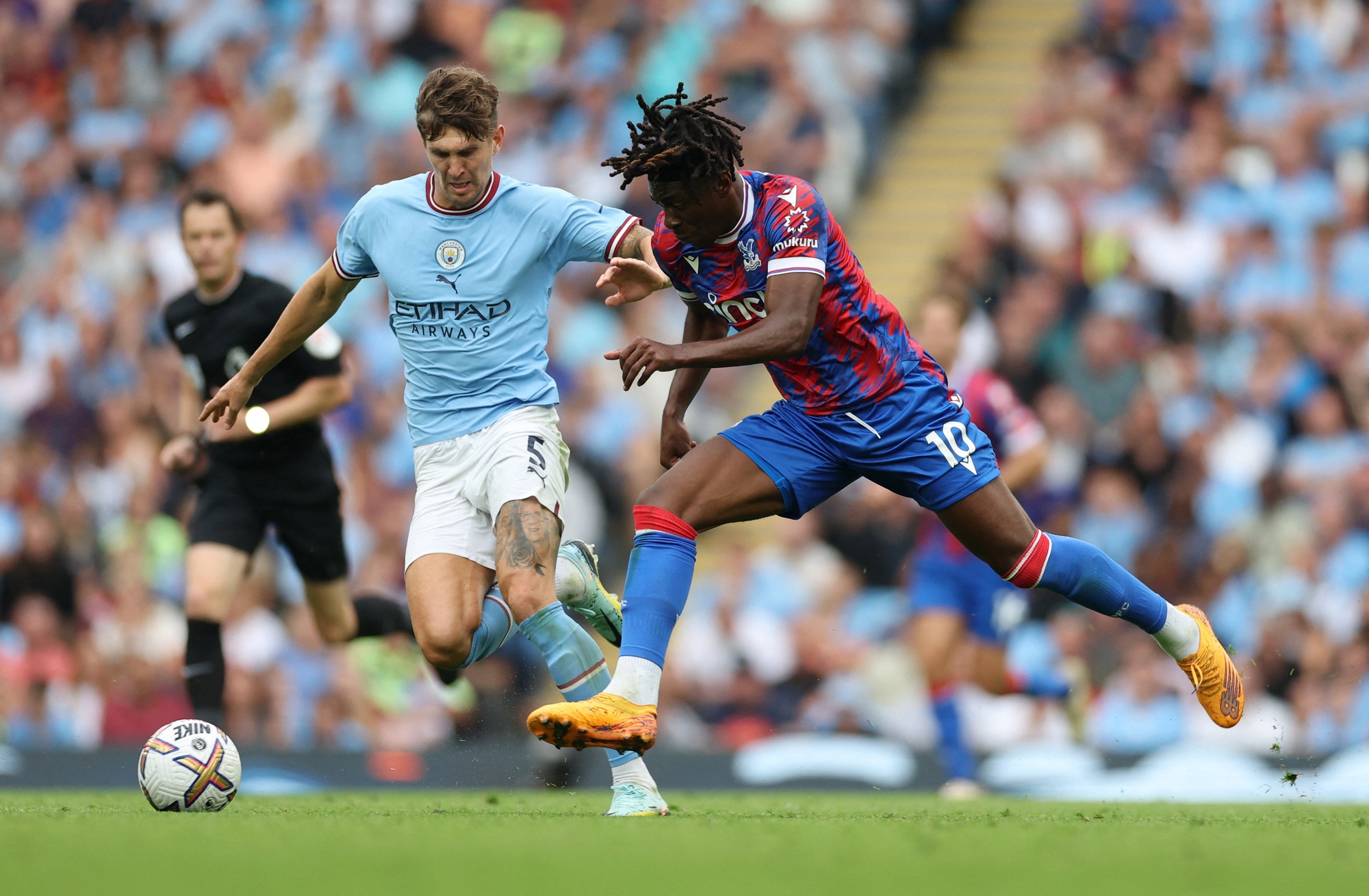 Haaland lập hat-trick siêu đỉnh, Man City lội ngược dòng ngoạn mục - Ảnh 1.