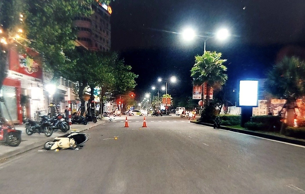 Lái xe biển số xanh say xỉn, gây tai nạn rồi bỏ chạy - Ảnh 2.