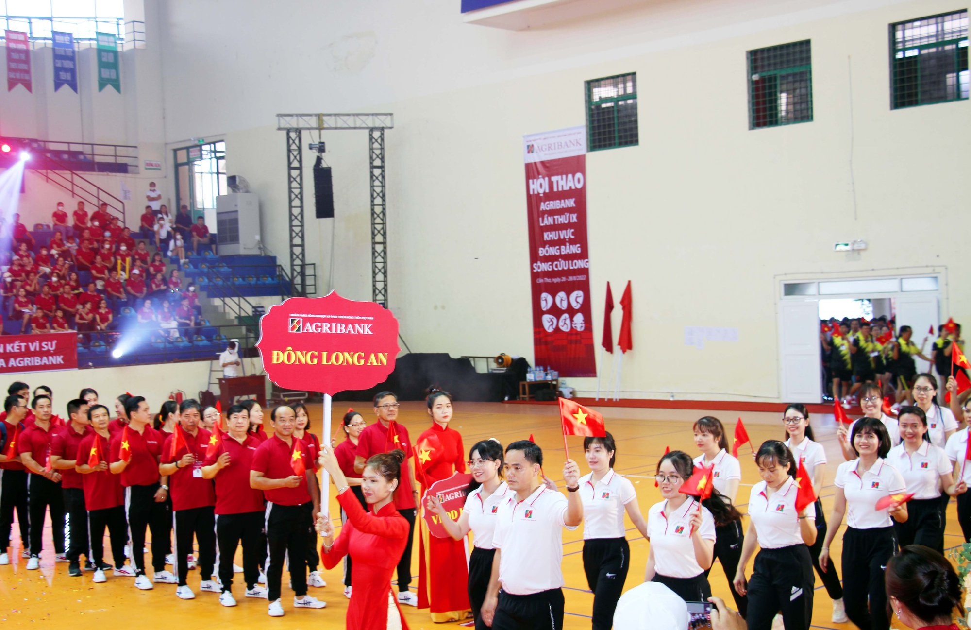 S&ocirc;i nổi hội thao Agribank khu vực ĐBSCL - Ảnh 3.