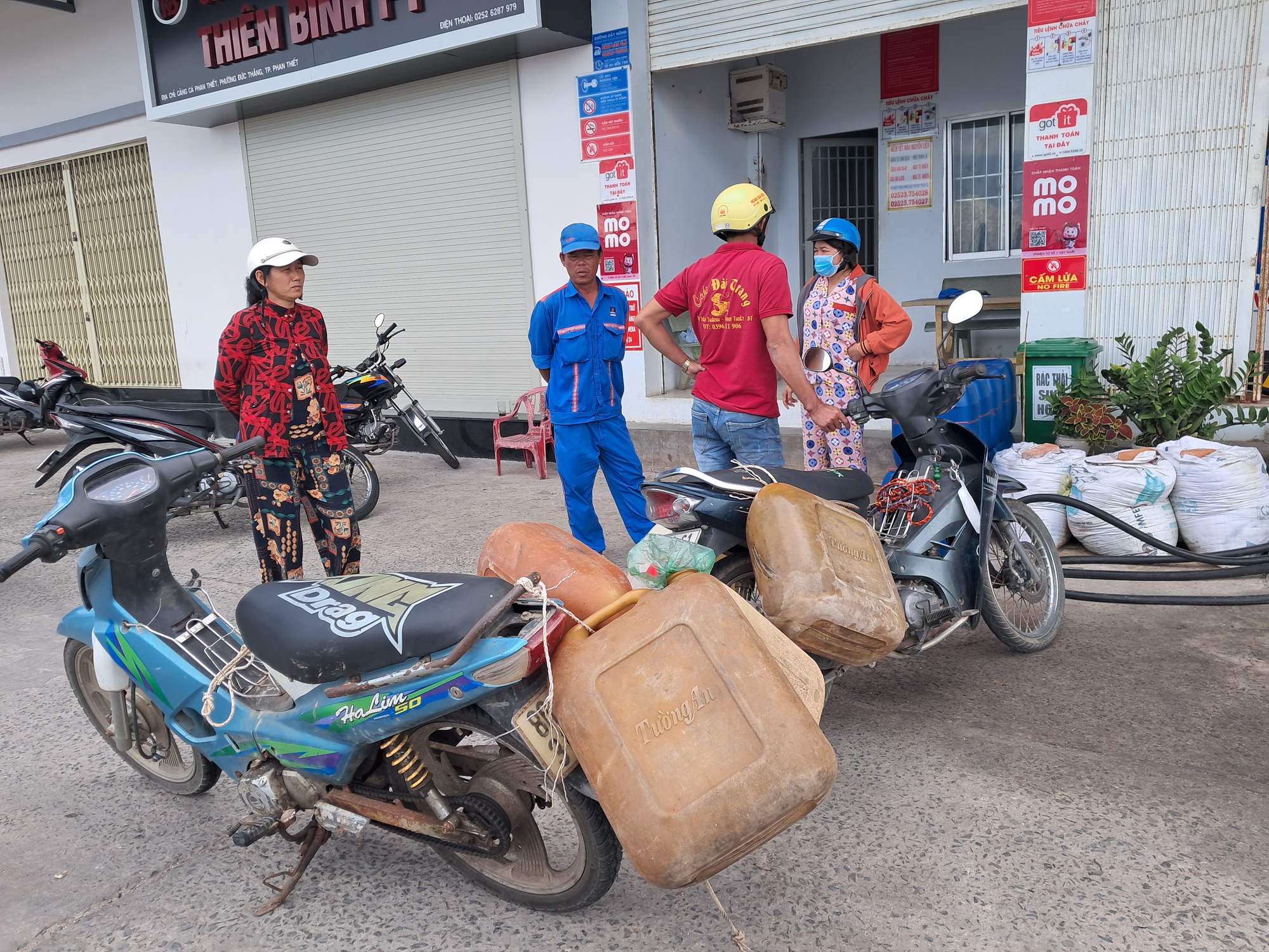 Không thể ra khơi vì thiếu dầu