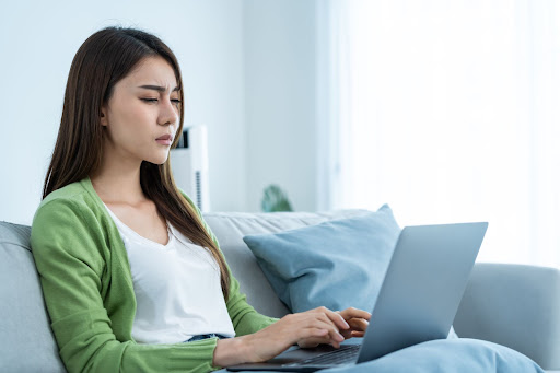 Kính chống ánh sáng xanh có thực sự hiệu quả như nhiều người nghĩ?