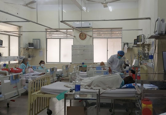 Số ca Covid-19 tăng, tiếp tục bao phủ vắc-xin