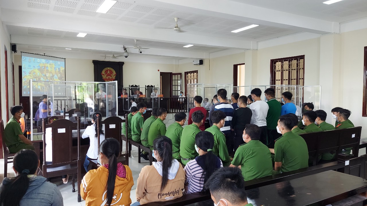 7 &aacute;n tử h&igrave;nh trong vụ &aacute;n x&ocirc;n xao dư luận miền T&acirc;y - Ảnh 2.