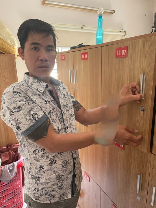 Nh&acirc;n vi&ecirc;n cơ sở massage ở TP HCM l&agrave;m ảo thuật, trộm tiền của kh&aacute;ch - Ảnh 1.