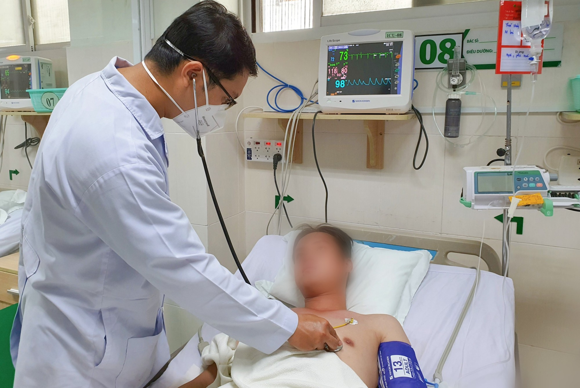 Nam nhân viên tiếp thị bia 22 tuổi suýt chết vì nhồi máu cơ tim