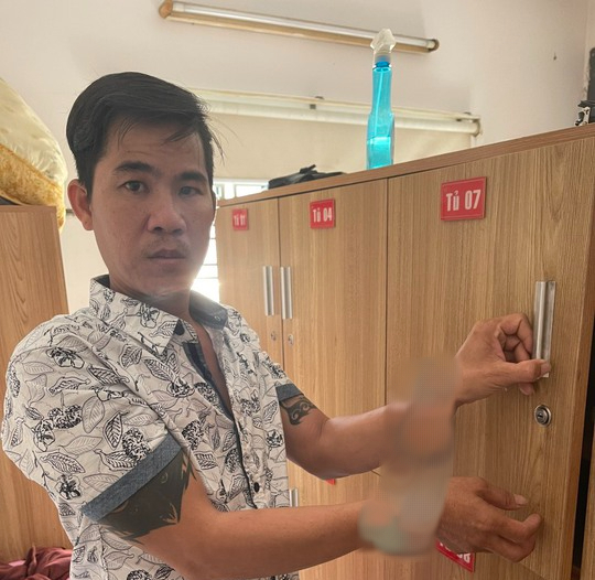 Nhân viên cơ sở massage ở TP HCM làm "ảo thuật", trộm tiền của khách