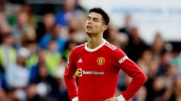 Kho&aacute;c &aacute;o Man United kh&ocirc;ng hề dễ - Ảnh 2.