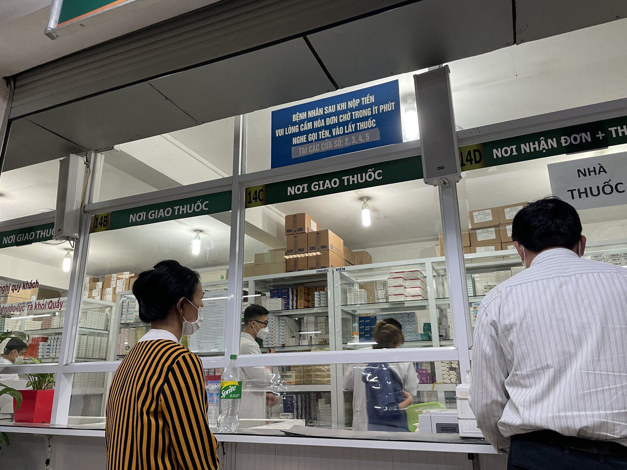 Hơn nửa bệnh viện tuyến trung ương thiếu thuốc, vật tư ti&ecirc;u hao - Ảnh 1.