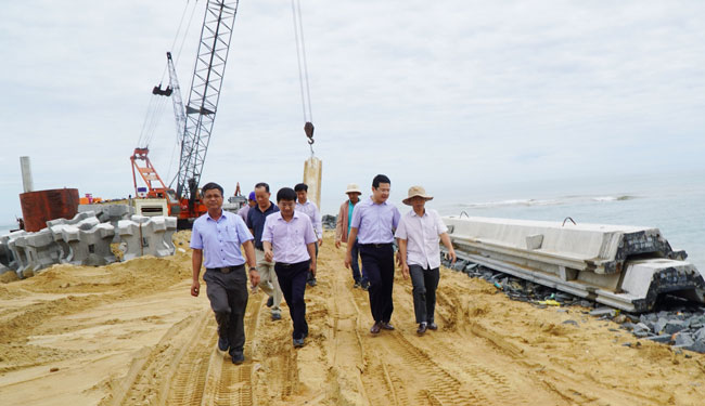 Thừa Thiên - Huế: Ngư dân hóng cảng cá - Ảnh 1.