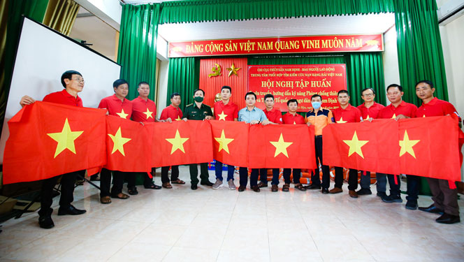 Tiếp sức ngư d&acirc;n tỉnh Nam Định - Ảnh 1.