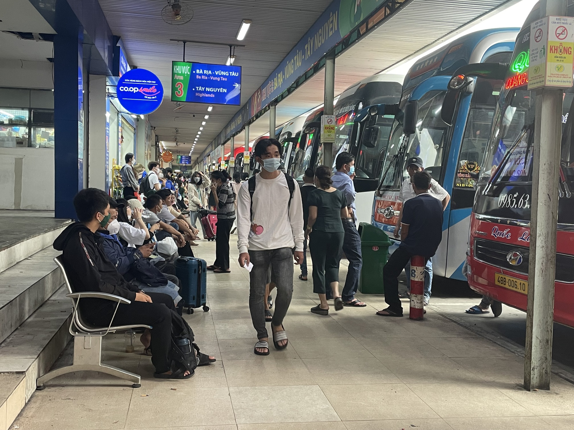 Sở GTVT TP HCM n&oacute;i về phương &aacute;n giải tỏa &ugrave;n tắc ở T&acirc;n Sơn Nhất dịp lễ 2-9 - Ảnh 1.