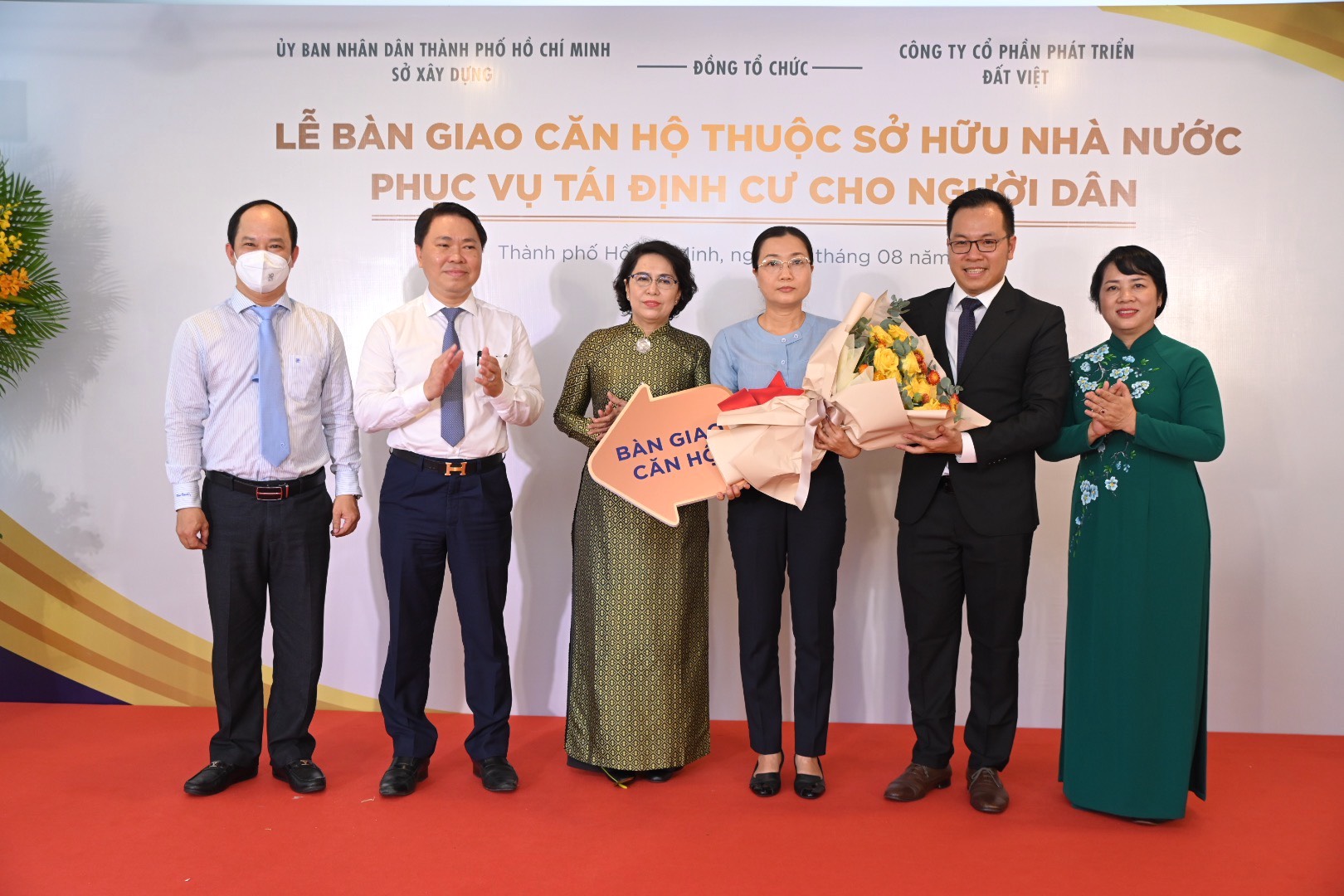 Hàng trăm hộ dân tại trung tâm TP HCM nhận tin vui - Ảnh 2.