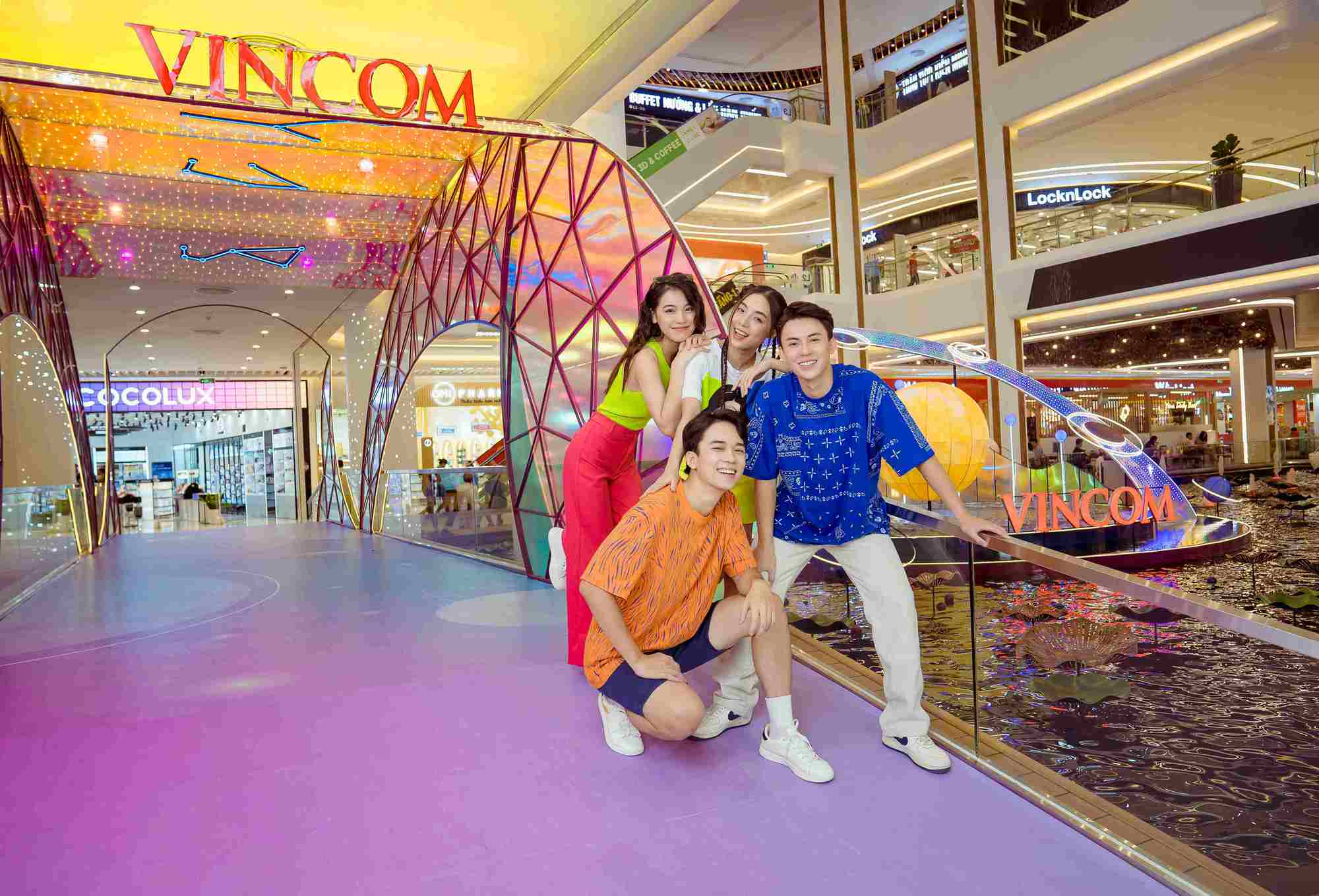 &ldquo;Lạc giữa đa vũ trụ&rdquo; c&ugrave;ng d&agrave;n TikTokers triệu view dịp Trung thu 2022 - Ảnh 6.