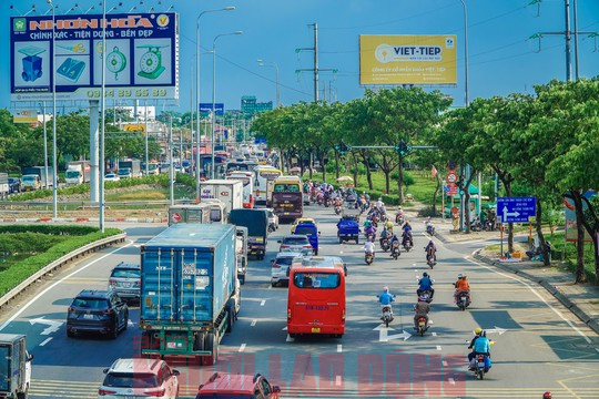 TP HCM: C&aacute;c cửa ng&otilde;, s&acirc;n bay kh&ocirc;ng &ugrave;n tắc trước dịp nghỉ lễ Quốc kh&aacute;nh 2-9 - Ảnh 6.