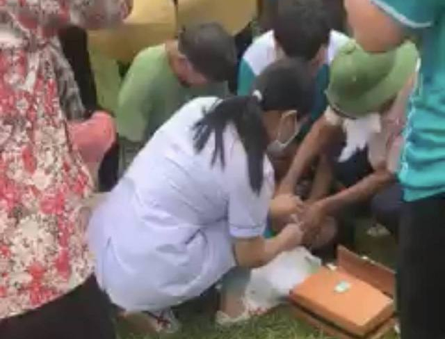 Nam thanh niên đột quỵ rồi tử vong khi chơi kéo co