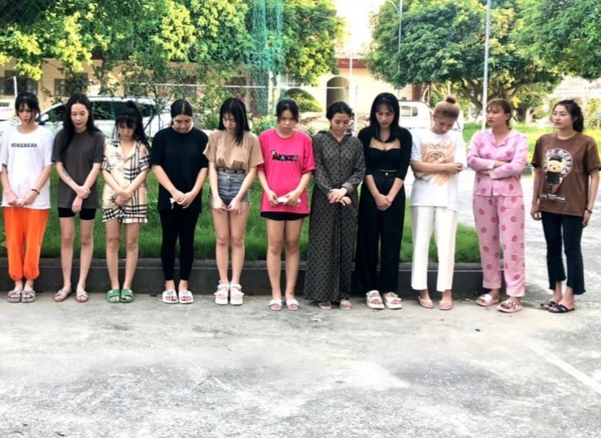 Bắt quả tang 44 cô gái cùng 22 nam thanh niên "bay lắc" ma túy trong khách sạn
