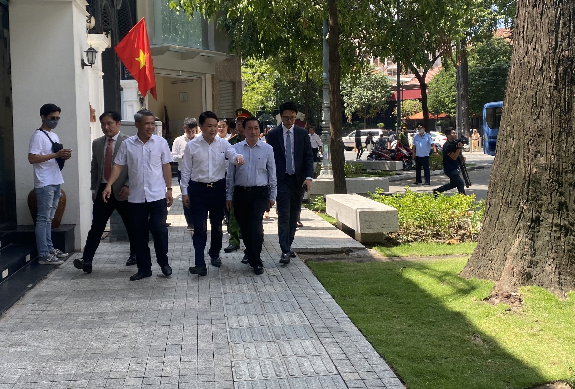 TP HCM: Sáng nay, khu vực Hồ Con Rùa chính thức thay da đổi thịt - Ảnh 2.