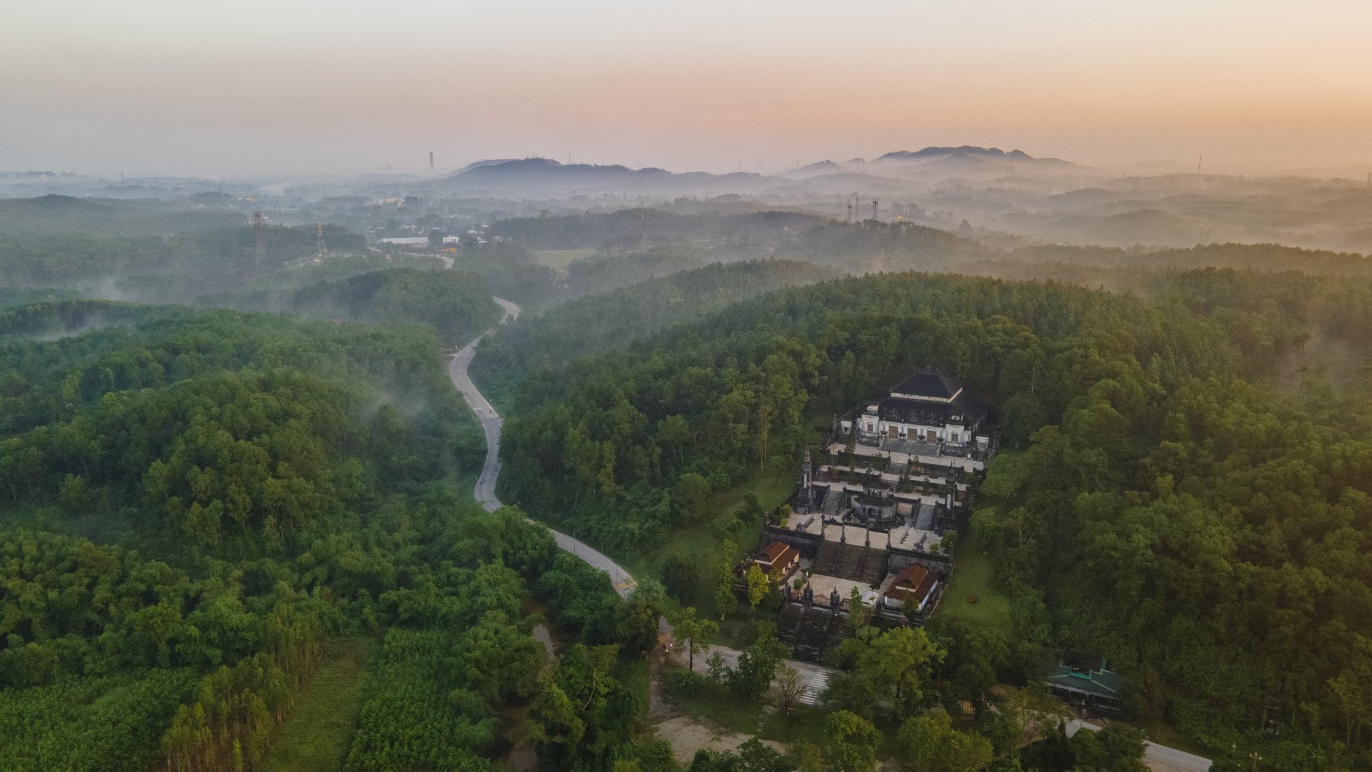 SÁNG TỎ LĂNG MỘ TRIỀU NGUYỄN: Vì sao vua Tự Đức phải “kiểm điểm”? - Ảnh 8.