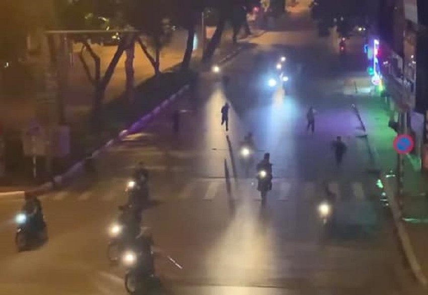 Rủ nhau đi hỗn chiến, 2 thiếu niên đi xe máy tông vào nhà dân tử vong