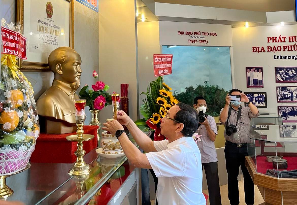 Bí thư Nguyễn Văn Nên khảo sát Địa đạo Phú Thọ Hòa