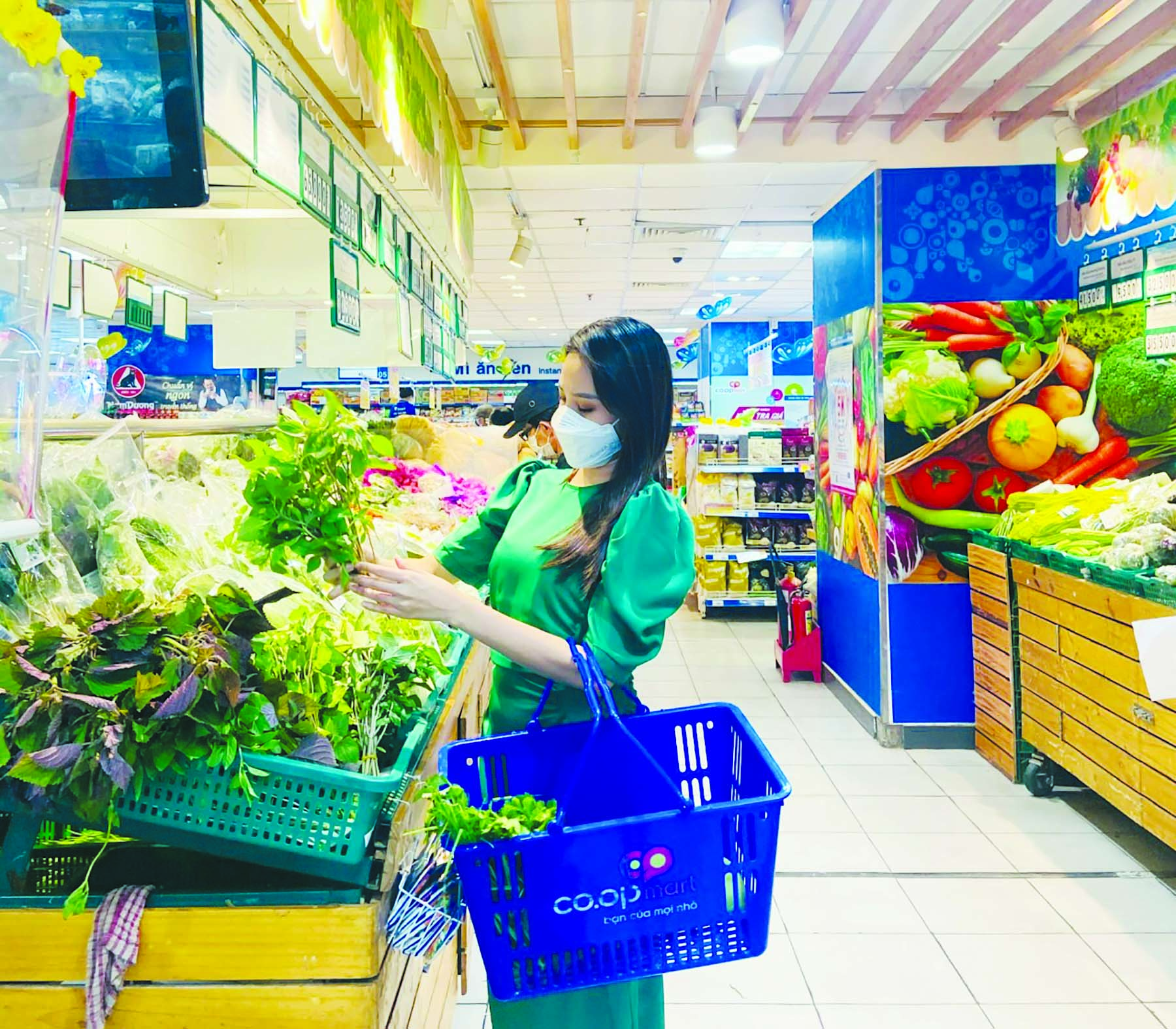 Giá xăng giảm, giá thực phẩm tại siêu thị hạ nhiệt