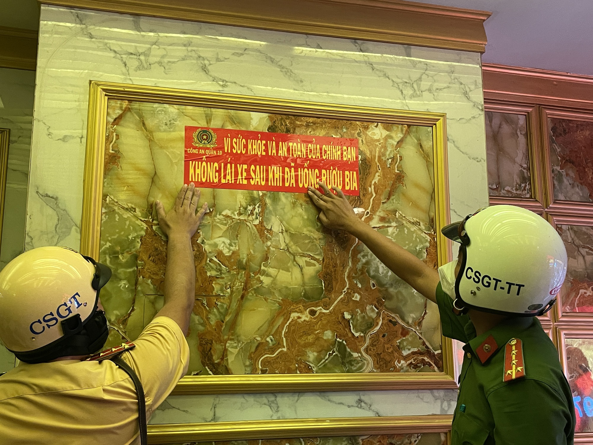 Phạt hơn 44 tỉ trong th&aacute;ng cao điểm xử l&yacute; vi phạm giao th&ocirc;ng ở TP HCM - Ảnh 1.