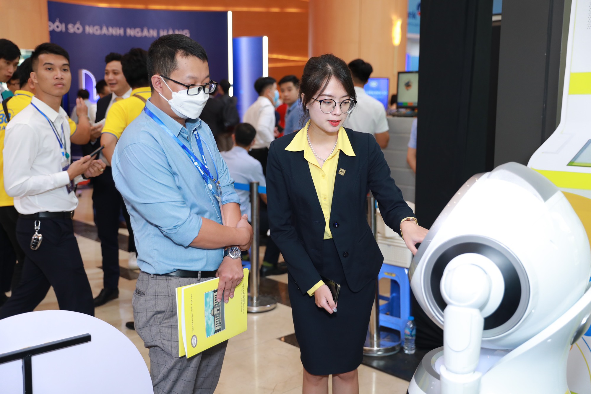 Chuyển đổi số ng&agrave;nh ng&acirc;n h&agrave;ng: Nam A Bank &ldquo;tr&igrave;nh l&agrave;ng&rdquo; nhiều c&ocirc;ng nghệ ưu việt - Ảnh 3.