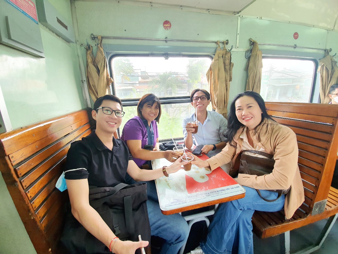 Chết m&ecirc; tour du lịch bằng t&agrave;u hỏa đầu ti&ecirc;n giữa TP HCM - Đồng Nai - Ảnh 1.