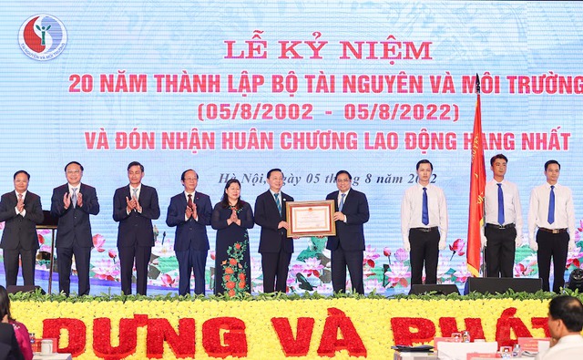 Kh&ocirc;ng hy sinh m&ocirc;i trường để đổi tăng trưởng - Ảnh 1.